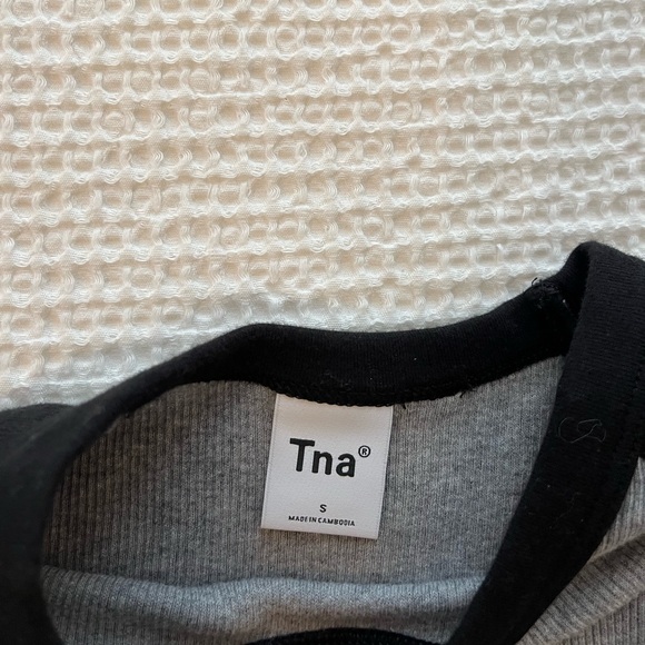 Aritzia tna Ribbed Tee - Picture 5 of 5
